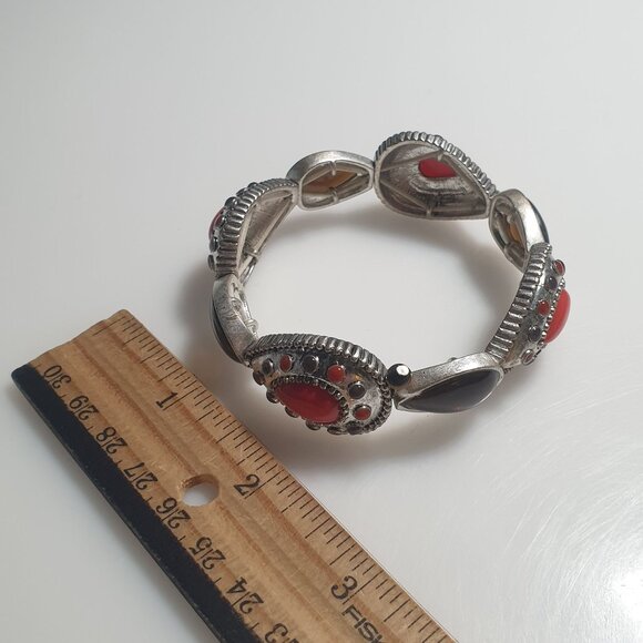 Silver Tone Elastic Bracelet Red Brown Teardrop Beaded Accents Antique Finish De - Picture 3 of 4